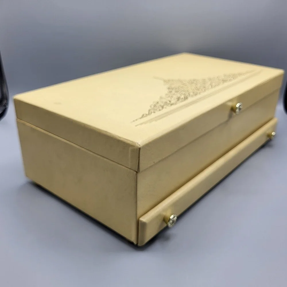Lady Buxton Cream Jewelry Box Womens Vintage MCM 3 Tier Blue Velvet Lining